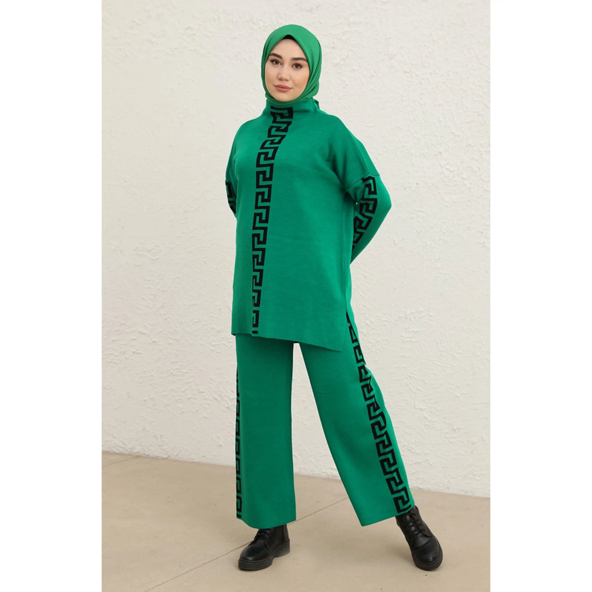 MISWAH FLEECE 2 PIECES VERTICAL PRINTED OUTFIT CH # 324